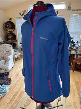 Columbia Women’s Royal Blue Hooded Jacket with Pink Trim